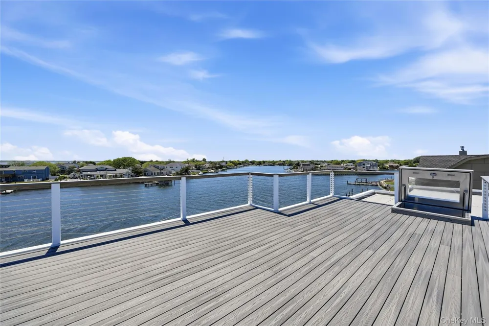 298 W Lido Promenade Lindenhurst, NY 11757