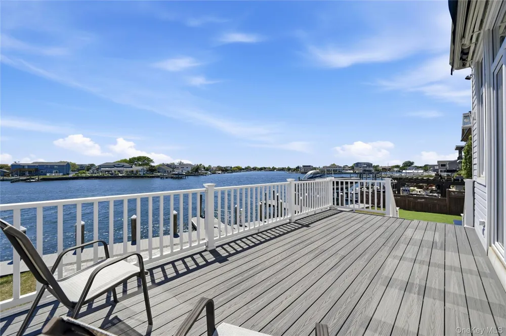 298 W Lido Promenade Lindenhurst, NY 11757
