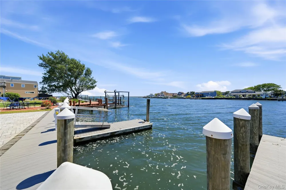 298 W Lido Promenade Lindenhurst, NY 11757