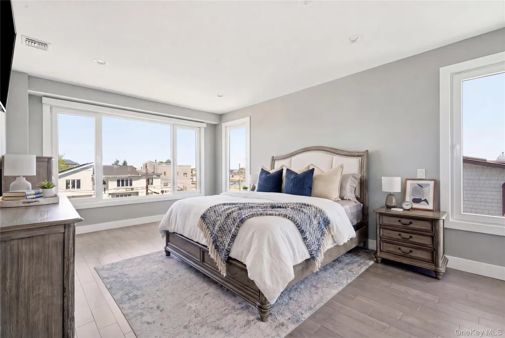 298 W Lido Promenade Lindenhurst, NY 11757