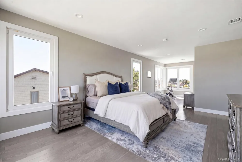 298 W Lido Promenade Lindenhurst, NY 11757
