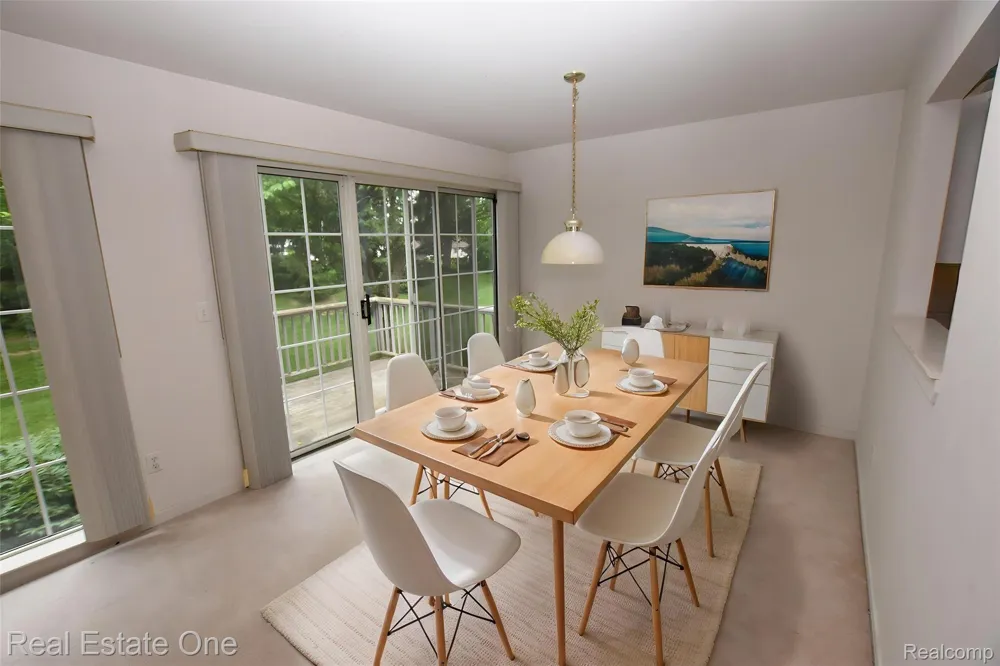 555 Winwood Court Walled Lake City, MI 48390