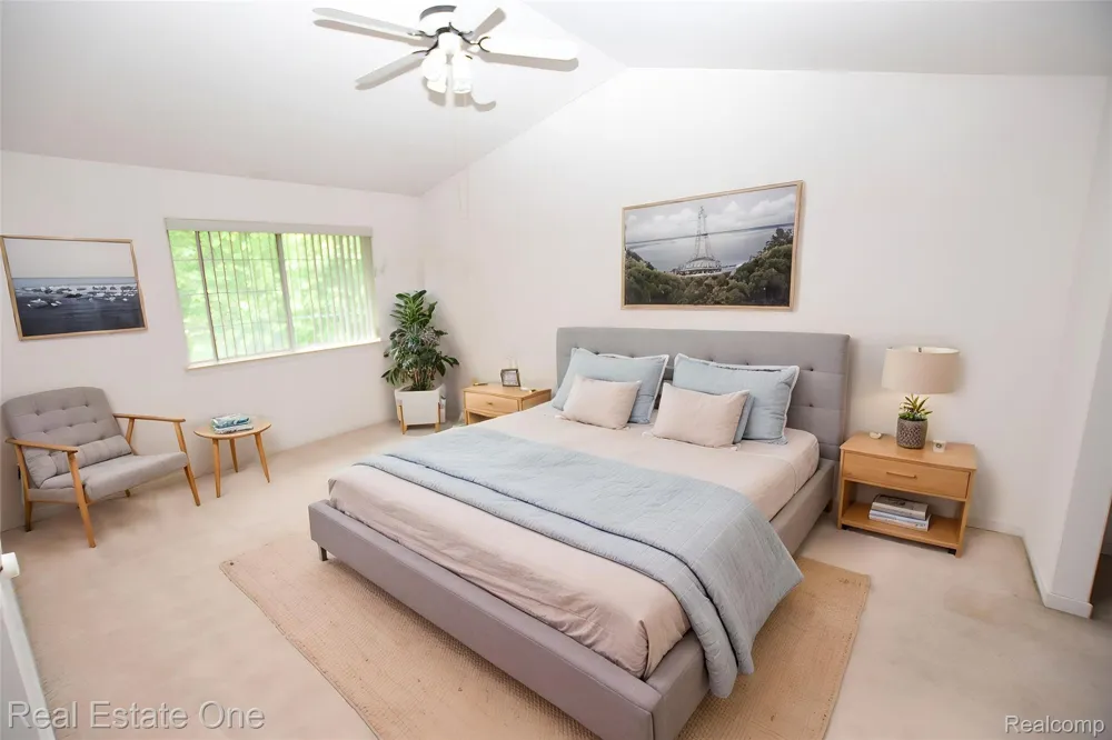 555 Winwood Court Walled Lake City, MI 48390