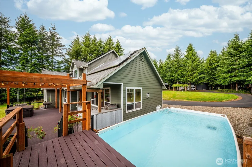966 Lookout Road Castle Rock, WA 98611