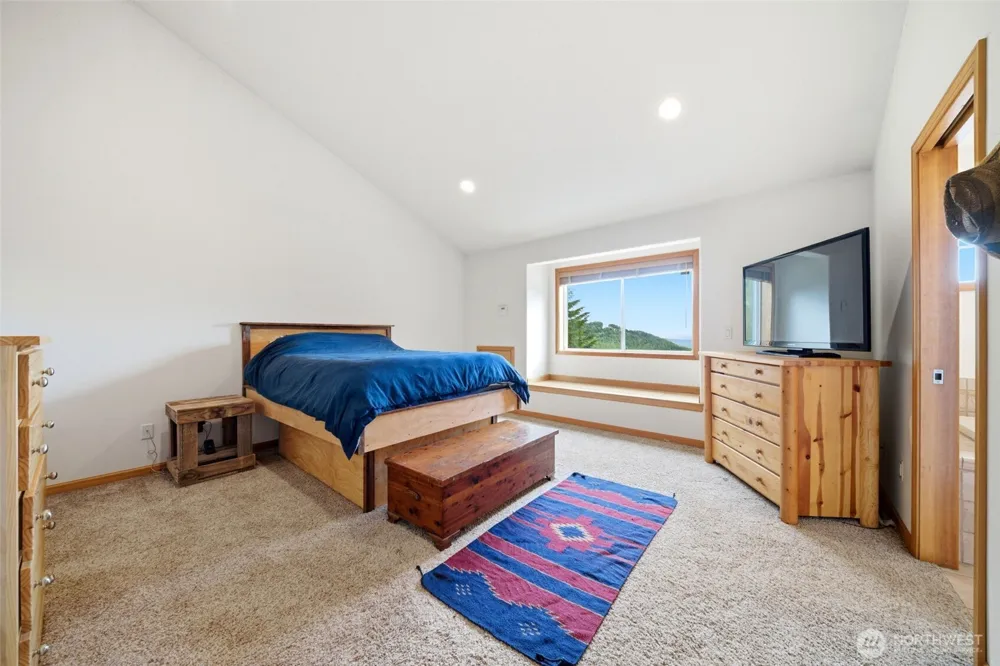 966 Lookout Road Castle Rock, WA 98611