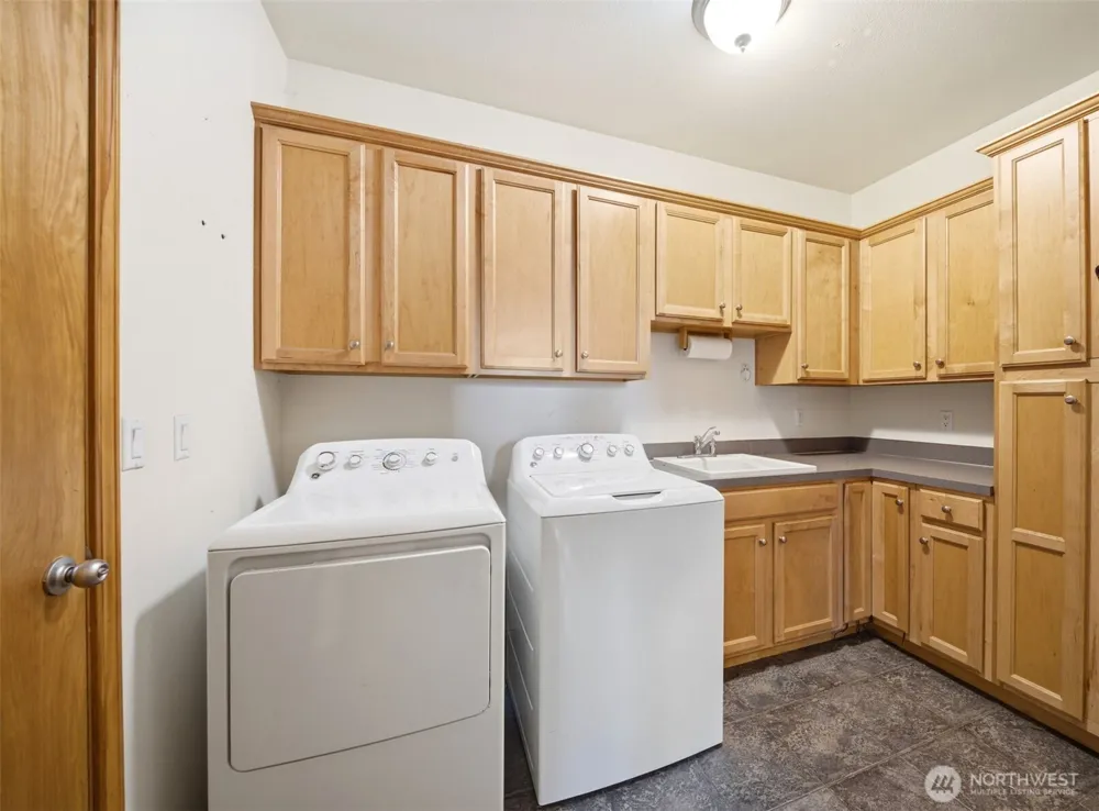 966 Lookout Road Castle Rock, WA 98611