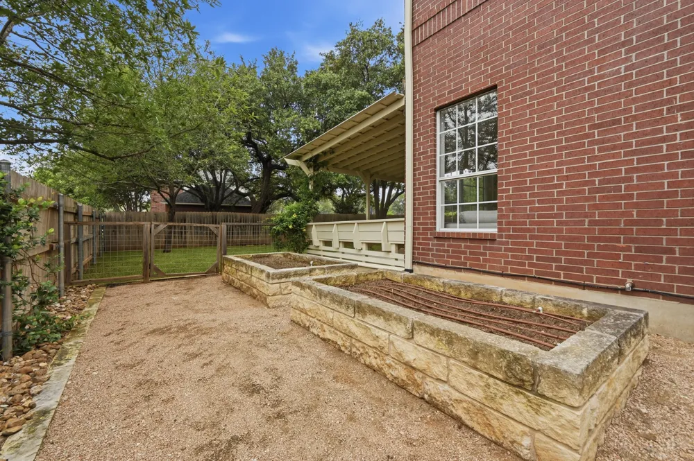 4030 Shavano Drive Austin, TX 78749