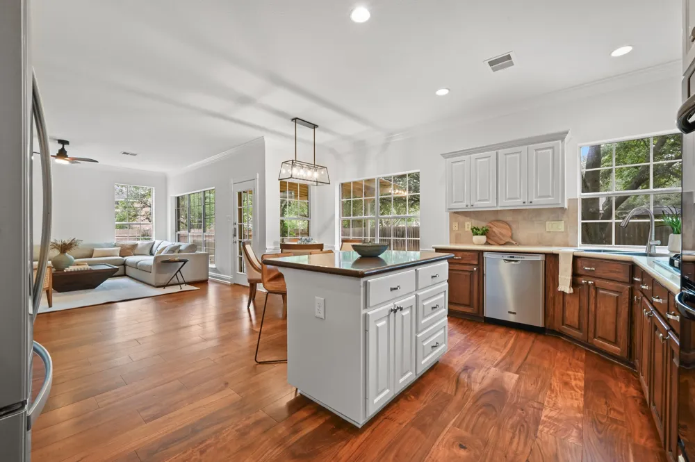 4030 Shavano Drive Austin, TX 78749