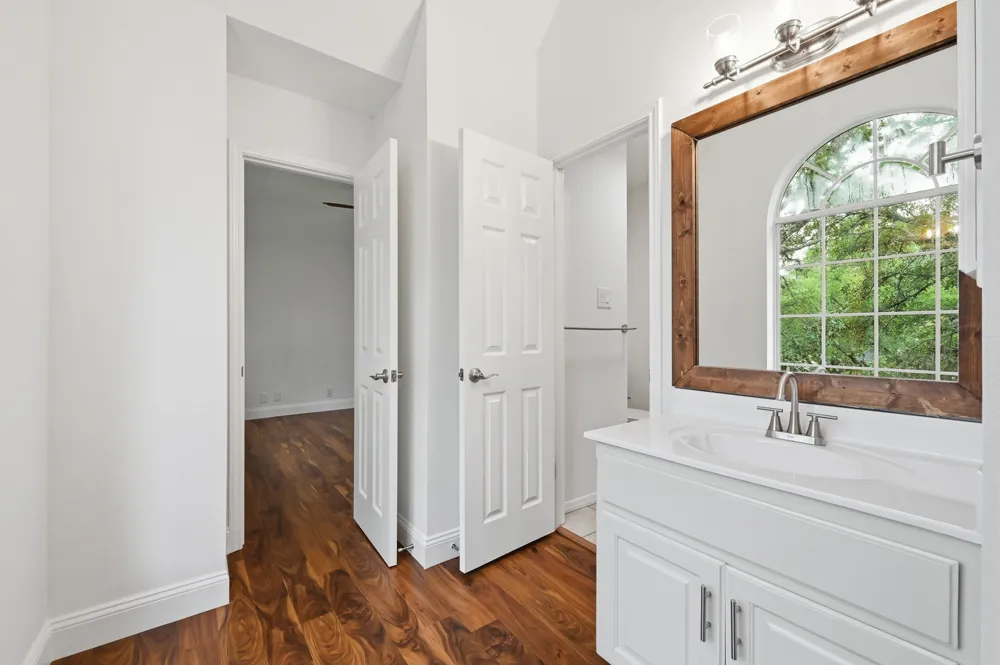 4030 Shavano Drive Austin, TX 78749