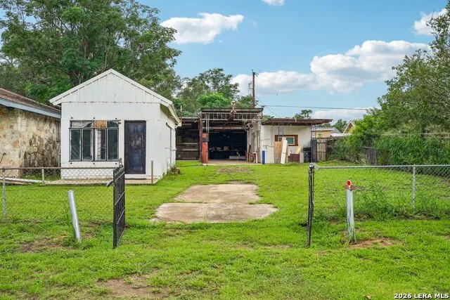 4229 & 4225 Mansion Von Ormy, TX 78073