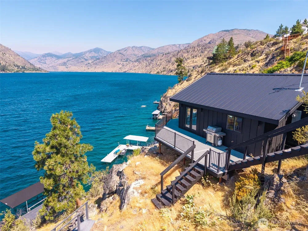 152 Waterfront Terrace Lane Manson, WA 98831