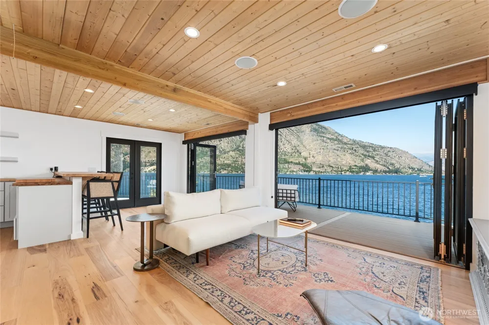 152 Waterfront Terrace Lane Manson, WA 98831