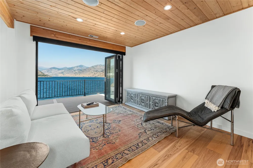 152 Waterfront Terrace Lane Manson, WA 98831