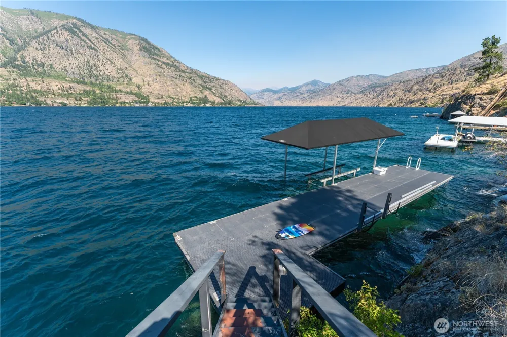152 Waterfront Terrace Lane Manson, WA 98831