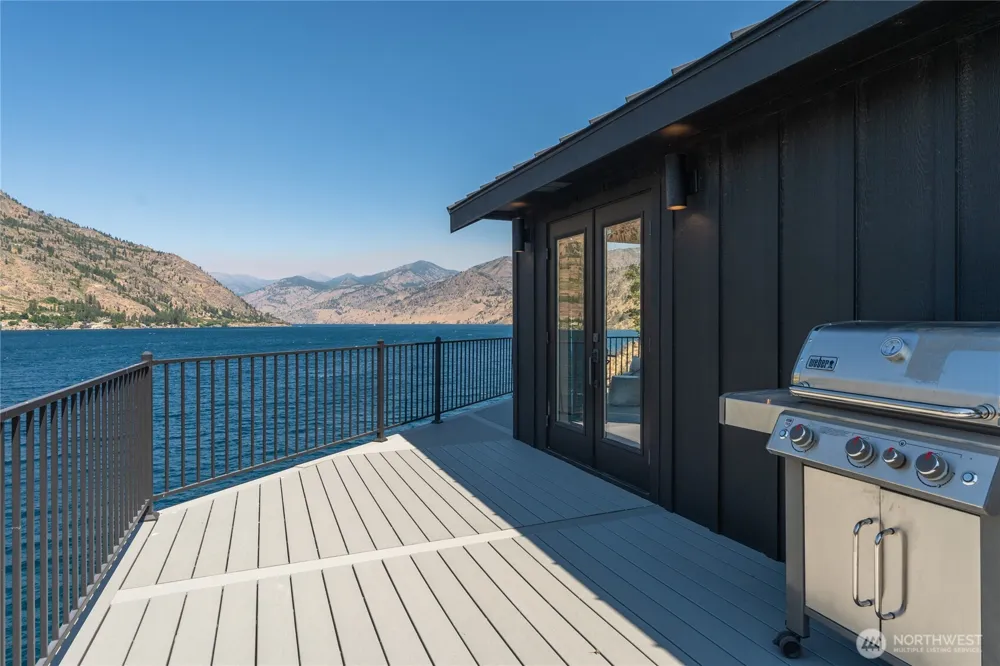 152 Waterfront Terrace Lane Manson, WA 98831
