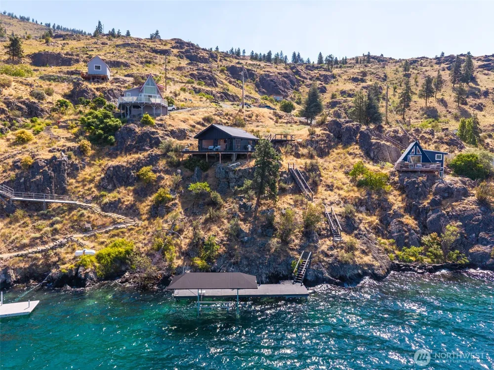 152 Waterfront Terrace Lane Manson, WA 98831