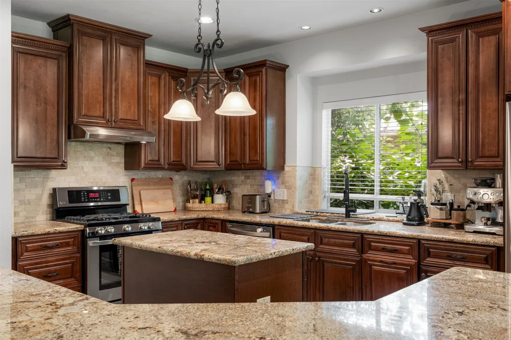 5421 Korth Drive Austin, TX 78749