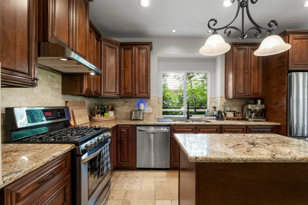 5421 Korth Drive Austin, TX 78749