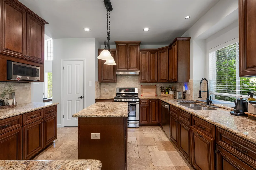 5421 Korth Drive Austin, TX 78749