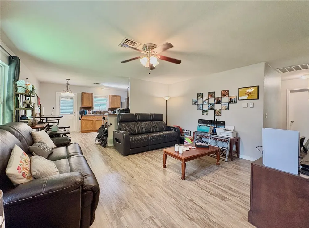 1709 Chisolm Trail Corpus Christi, TX 78410
