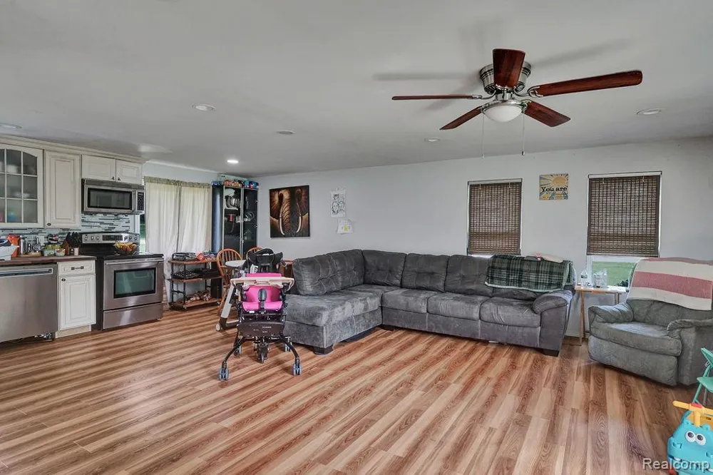 5607 Genesee Avenue Otter Lake Village, MI 48464