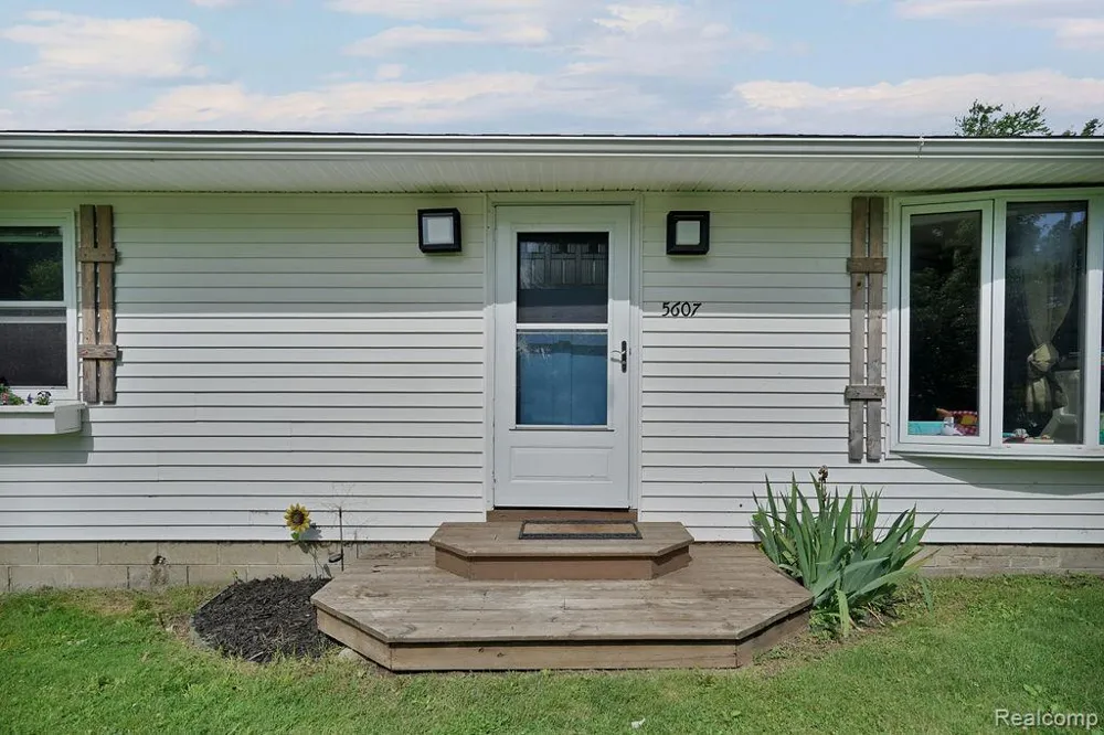 5607 Genesee Avenue Otter Lake Village, MI 48464