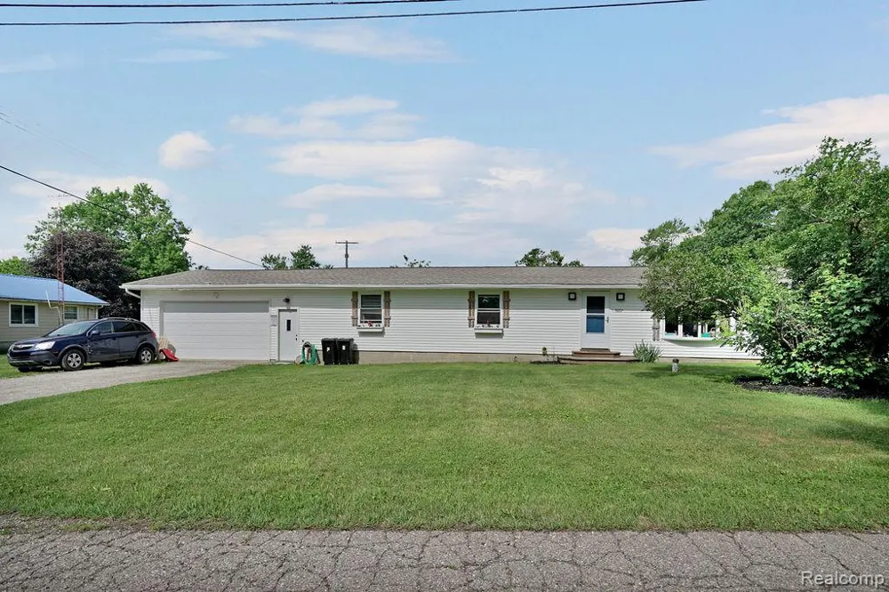 5607 Genesee Avenue Otter Lake Village, MI 48464