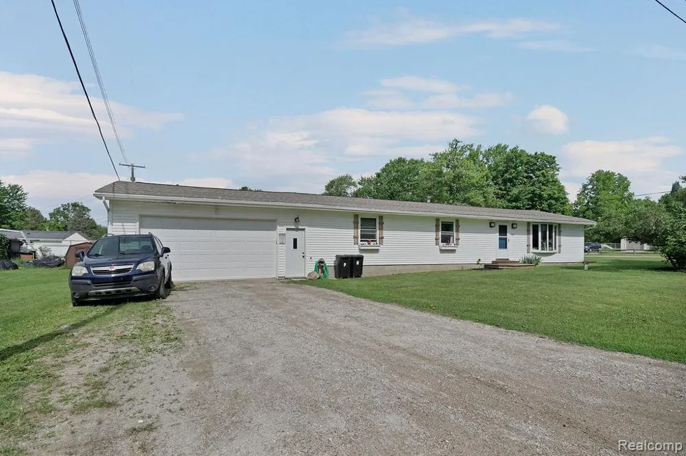 5607 Genesee Avenue Otter Lake Village, MI 48464