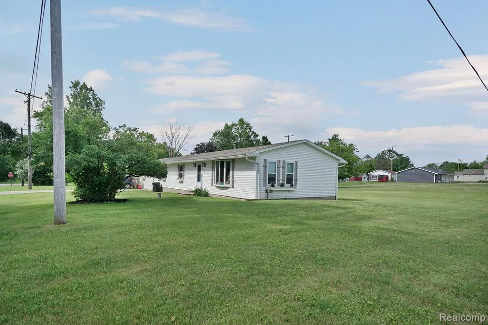 5607 Genesee Avenue Otter Lake Village, MI 48464