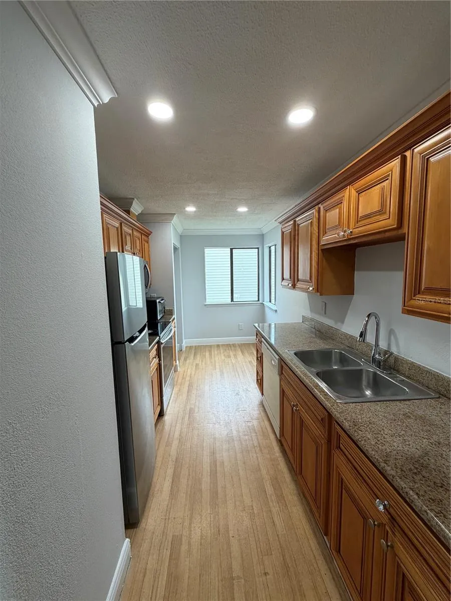 7298 ULMERTON ROAD #407 Largo, FL 33771