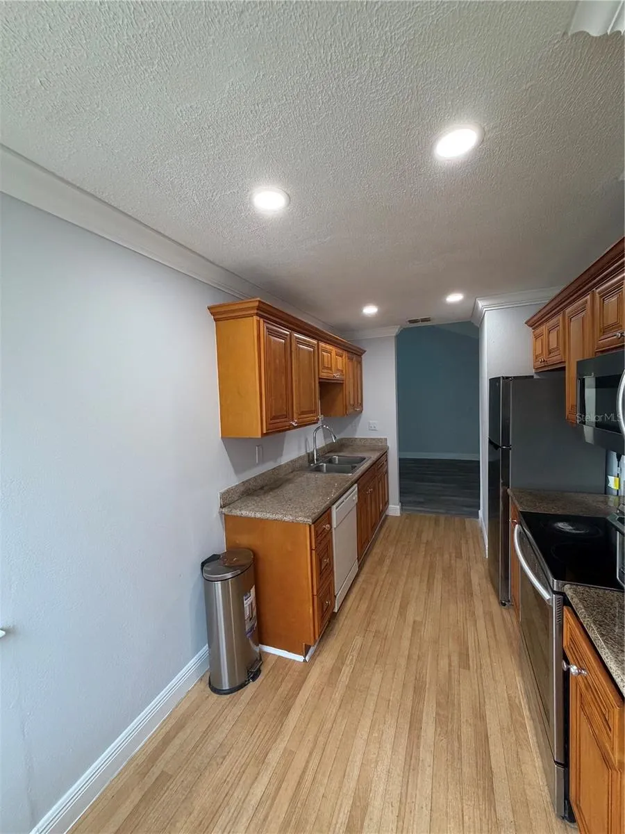 7298 ULMERTON ROAD #407 Largo, FL 33771