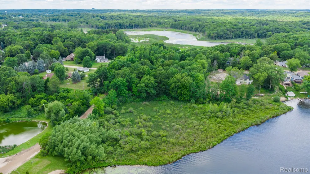 Big Lake Road Springfield Charter Township, MI 48350