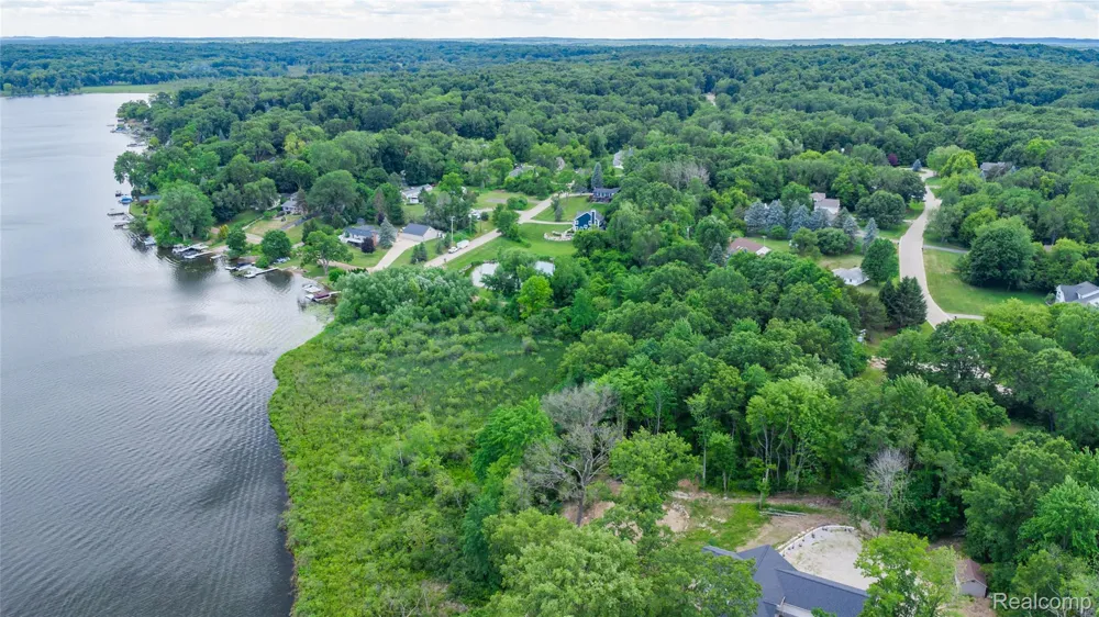 Big Lake Road Springfield Charter Township, MI 48350