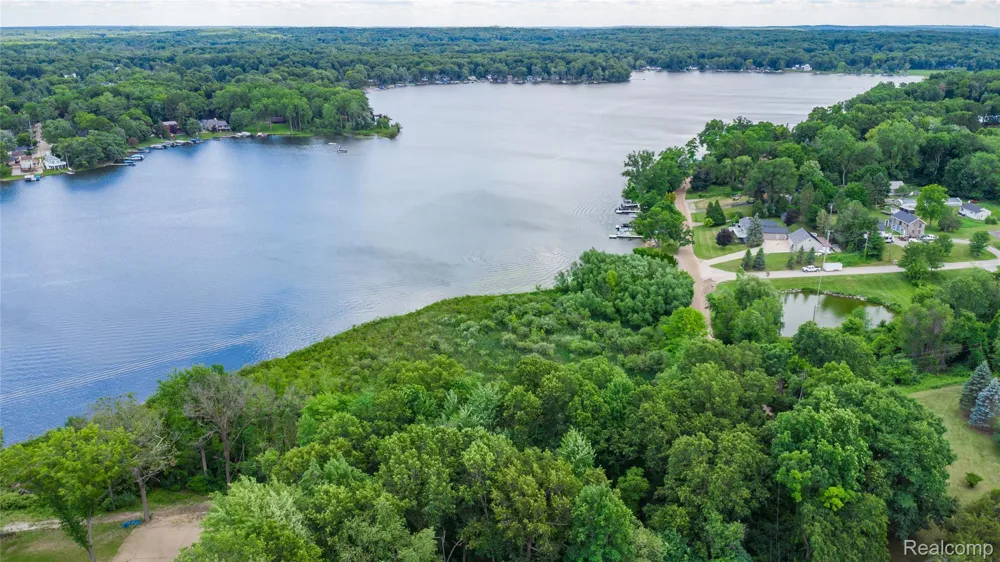 Big Lake Road Springfield Charter Township, MI 48350