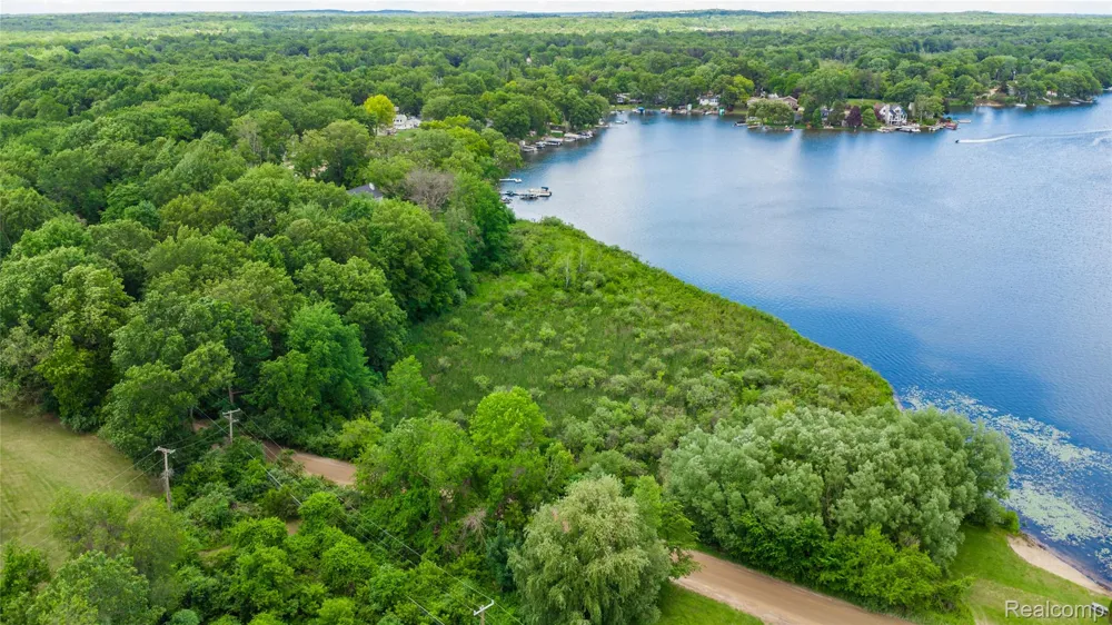 Big Lake Road Springfield Charter Township, MI 48350