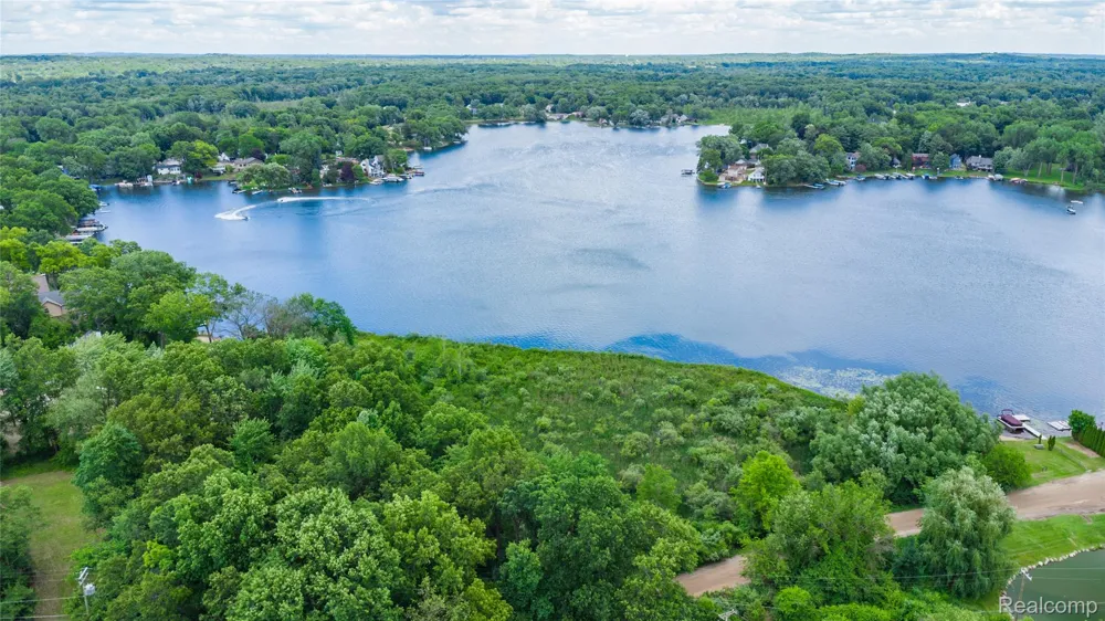 Big Lake Road Springfield Charter Township, MI 48350