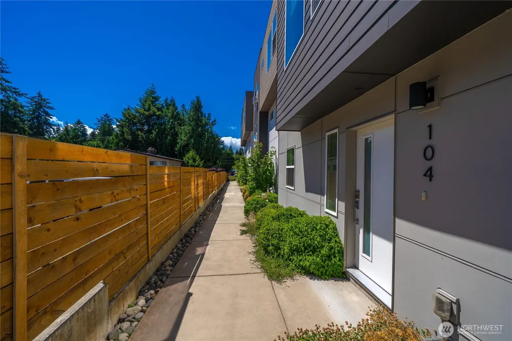 15612 8th Avenue SW #104 Burien, WA 98166