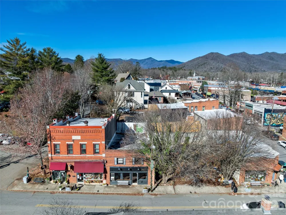 204 Sutton Avenue Black Mountain, NC 28711