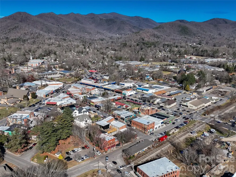 204 Sutton Avenue Black Mountain, NC 28711