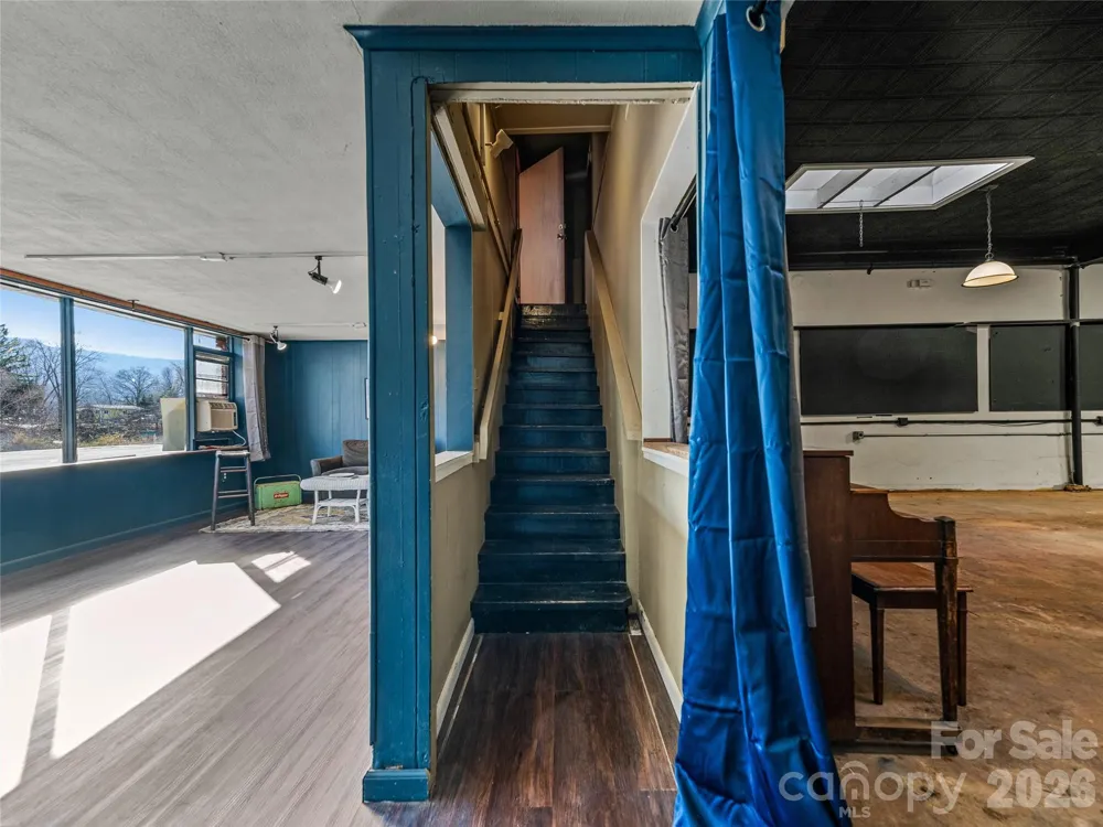 204 Sutton Avenue Black Mountain, NC 28711
