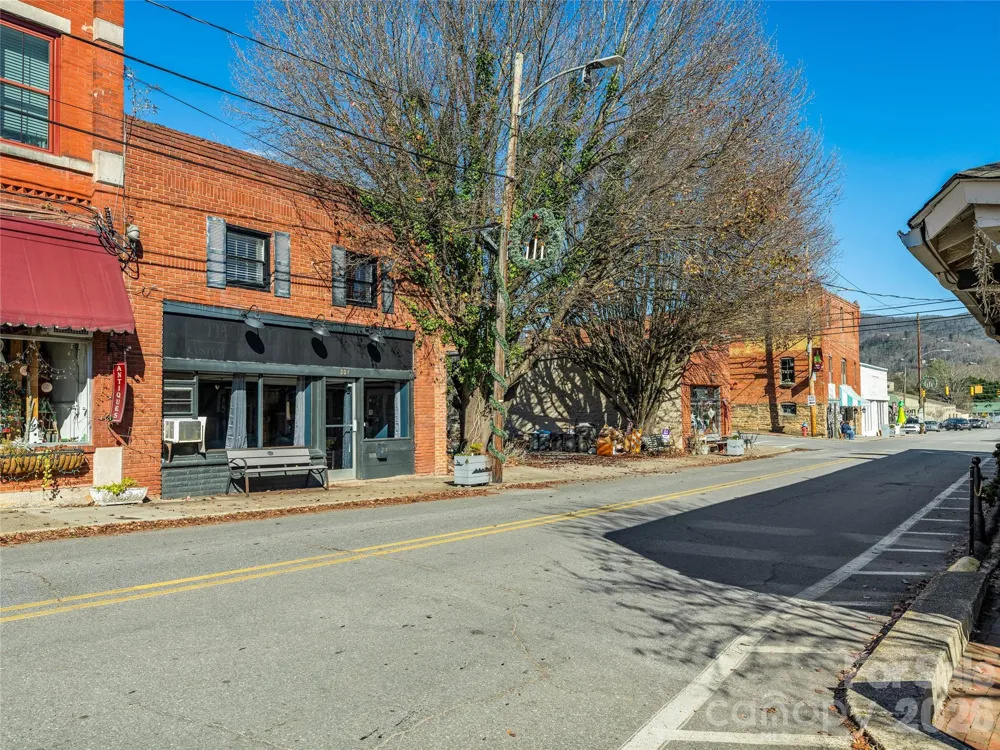 204 Sutton Avenue Black Mountain, NC 28711