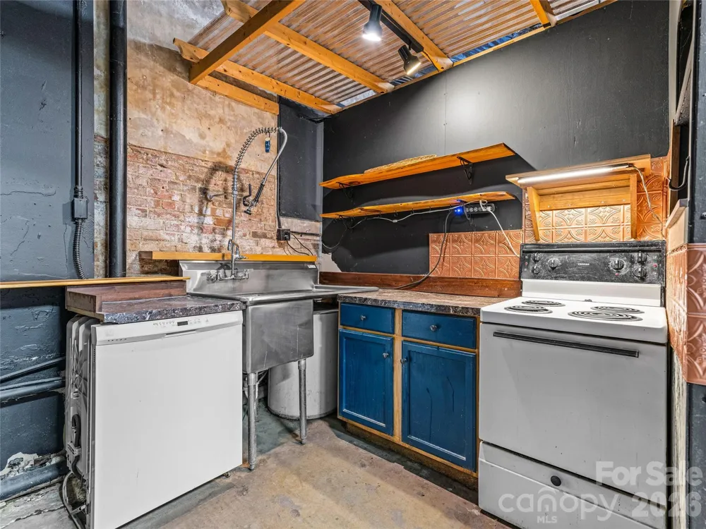 204 Sutton Avenue Black Mountain, NC 28711