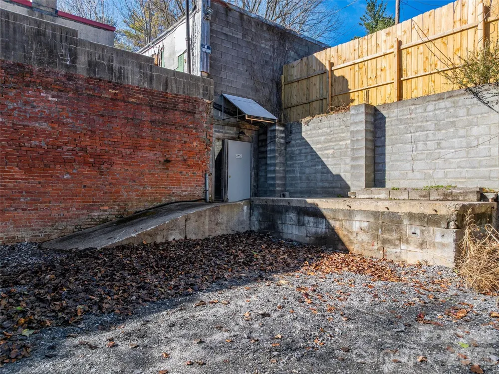 204 Sutton Avenue Black Mountain, NC 28711