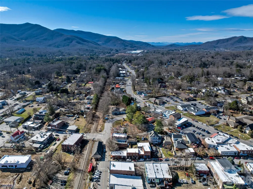 204 Sutton Avenue Black Mountain, NC 28711