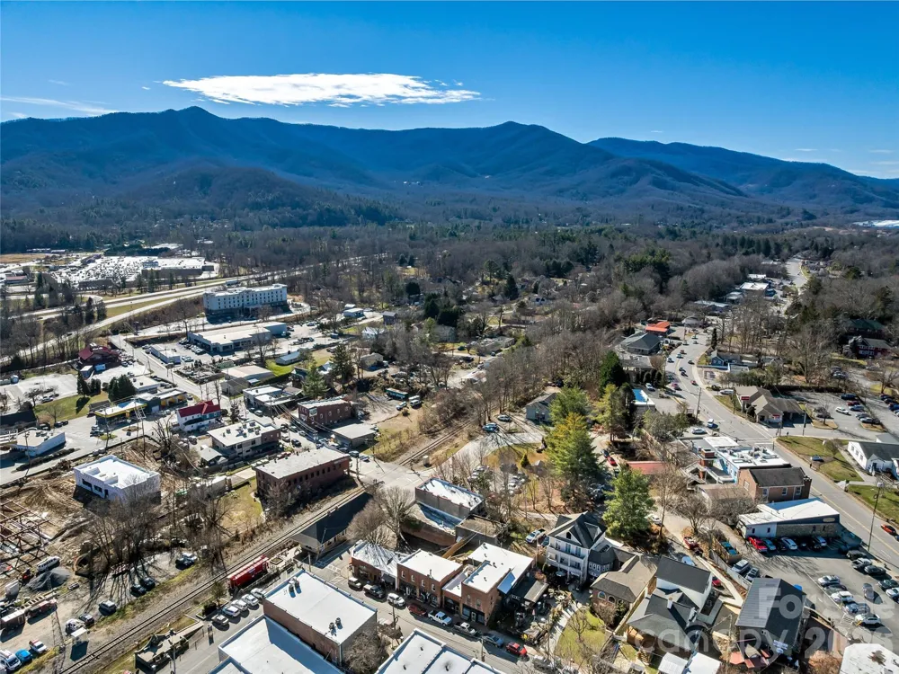 204 Sutton Avenue Black Mountain, NC 28711