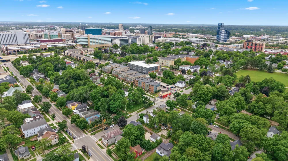 249 Fairbanks NE Street Grand Rapids, MI 49503