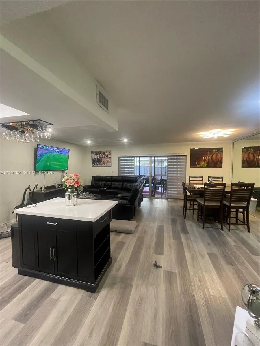 6945 W 2nd Way Hialeah, FL 33014