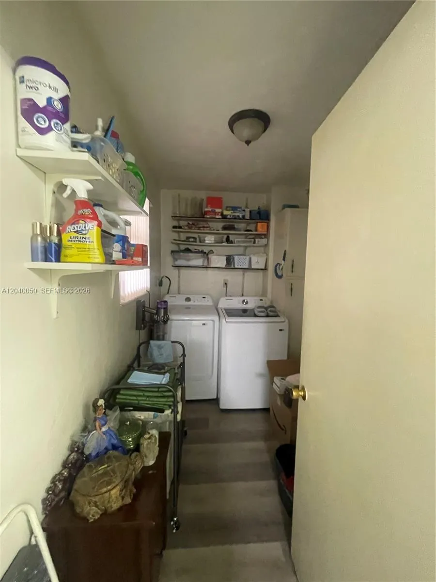 6945 W 2nd Way Hialeah, FL 33014