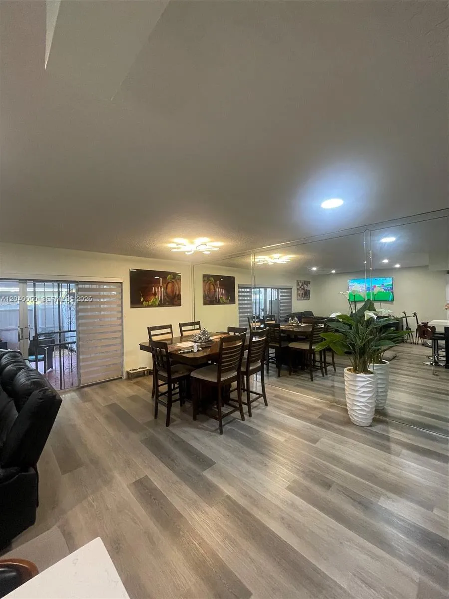 6945 W 2nd Way Hialeah, FL 33014