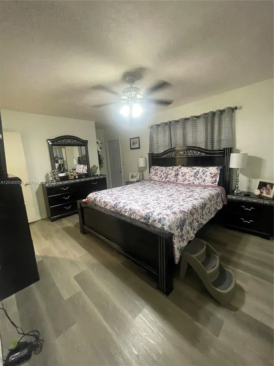 6945 W 2nd Way Hialeah, FL 33014